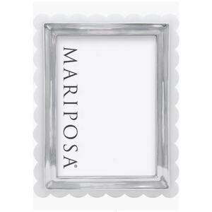 Mariposa Acrylic Scallop Picture Frame 4x6 white (new)